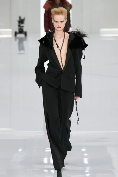 Look 24